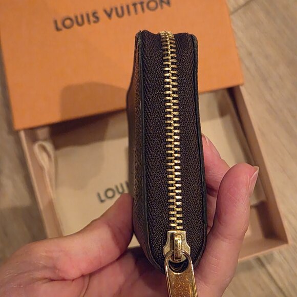 Louis Vuitton - Zippy Coin Purse - Authentic, Like New Condition - Picture 4 of 6